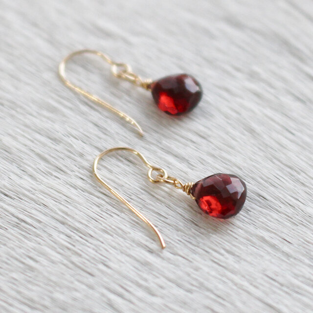 ✨1月誕生石✨ モザンビークガーネット＜マロン・ブリオレット＞のピアス（K14GF）
