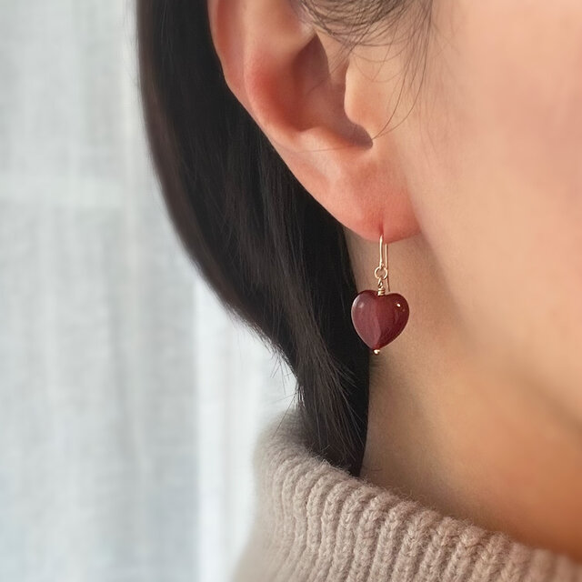 Sweet Heart】レッドアゲート＜ハートシェイプ＞のピアス（K14GF