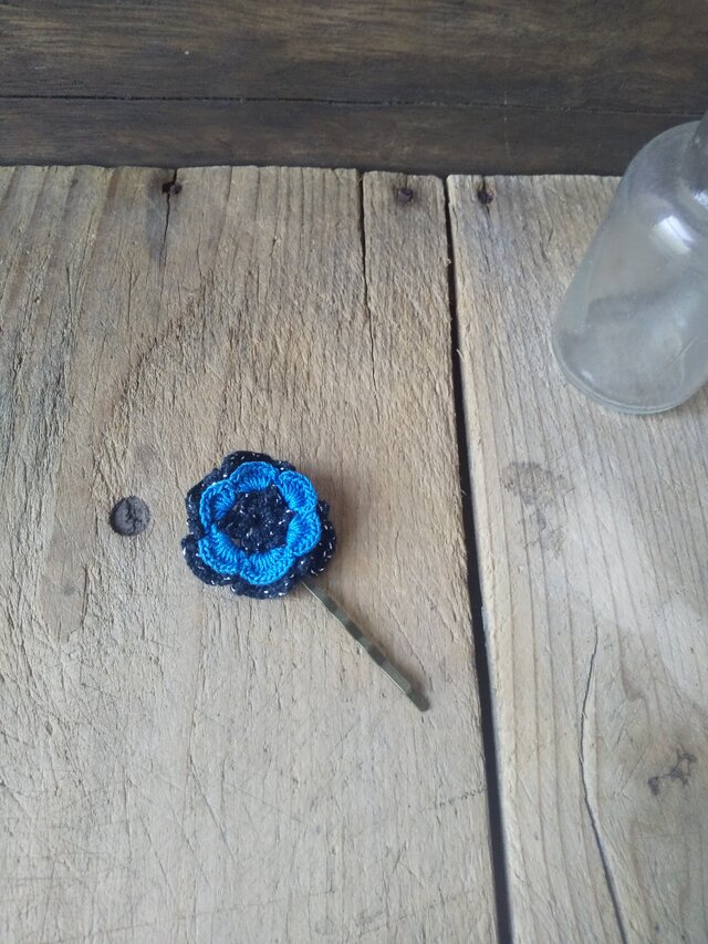 レース編みのお花のヘアピン