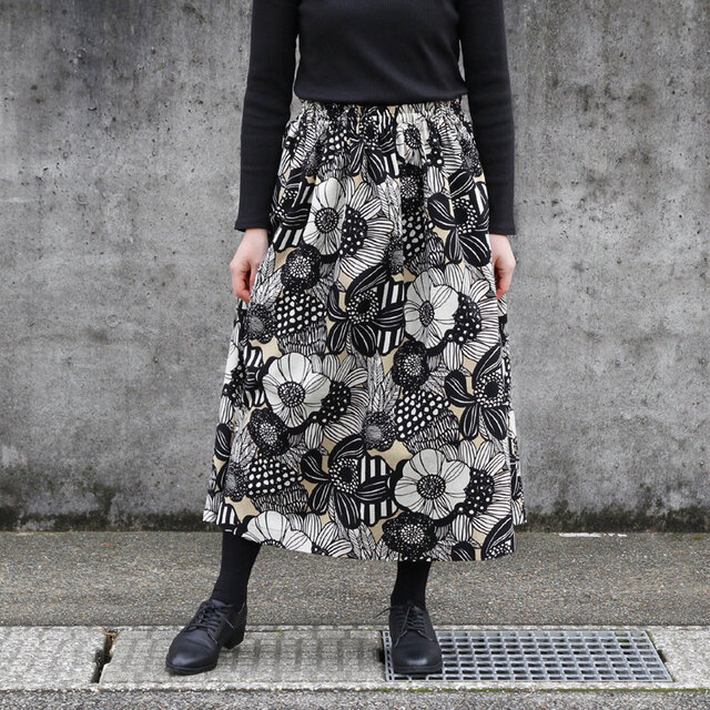 ノルディック調フラワー　綿麻ギャザースカート（ ベージュ ）リネン 麻 ロング マキシ ポケット