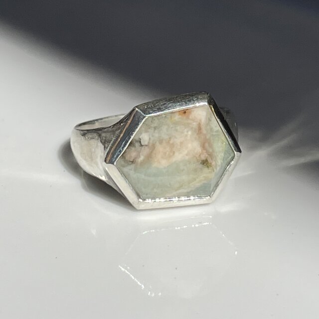 アクアマリン　と　フェルスパー　変形6角ラフカット　変形印台　シルバーSV925リング
