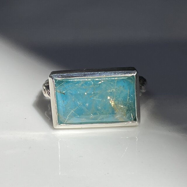 ルチルクォーツ × ターコイズ ダブレット 長方形 立体的なカット