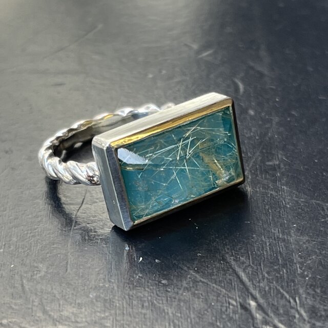 ルチルクォーツ × ターコイズ ダブレット 長方形 立体的なカット