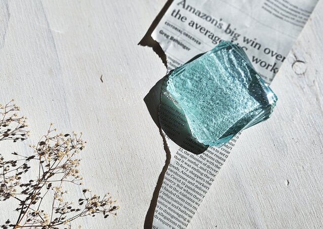 ガラスのペーパーウエイト | iichi 日々の暮らしを心地よくする