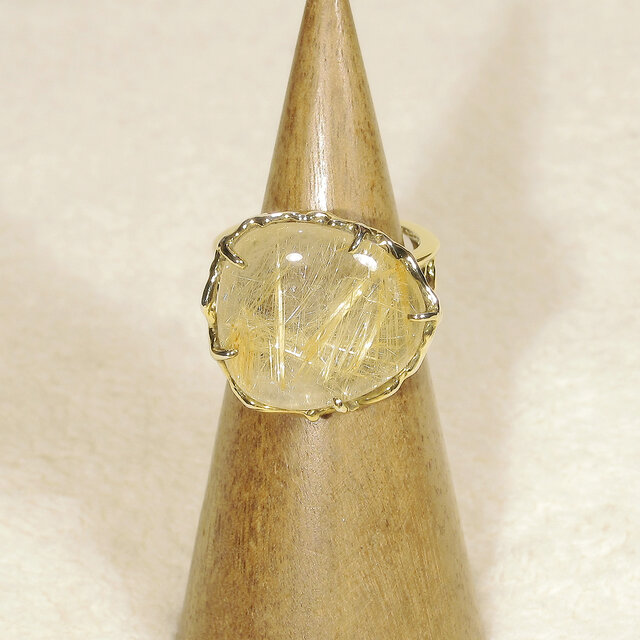 12.30ctルチルクォーツとSV925の指輪（リングサイズ：10号、おにぎり型、18K張り、天然石、針入り水晶、大粒）