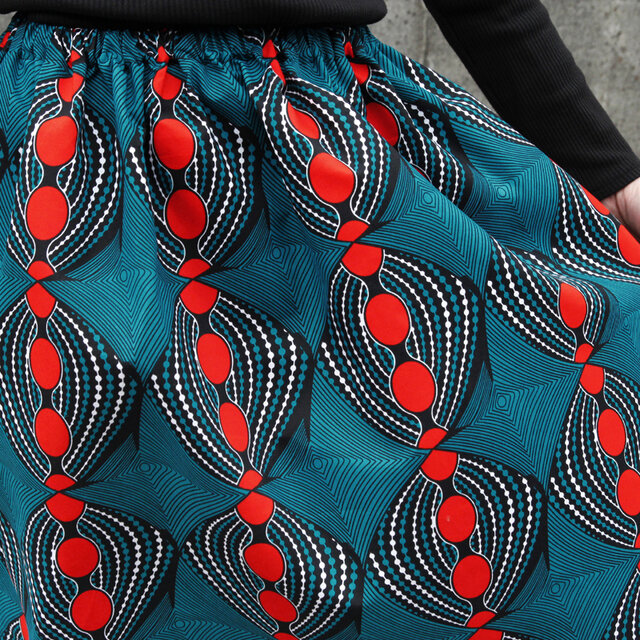 アフリカ布のロングスカート（ピーコックブルー）サイドポケット付き