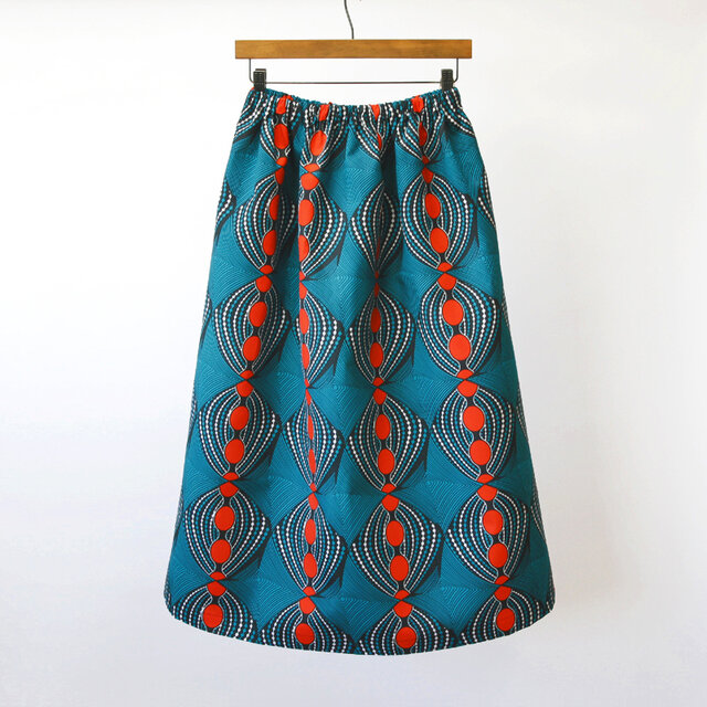 アフリカ布の青系ロングスカート アフリカ布のロングスカート（ピーコックブルー）サイドポケット付き