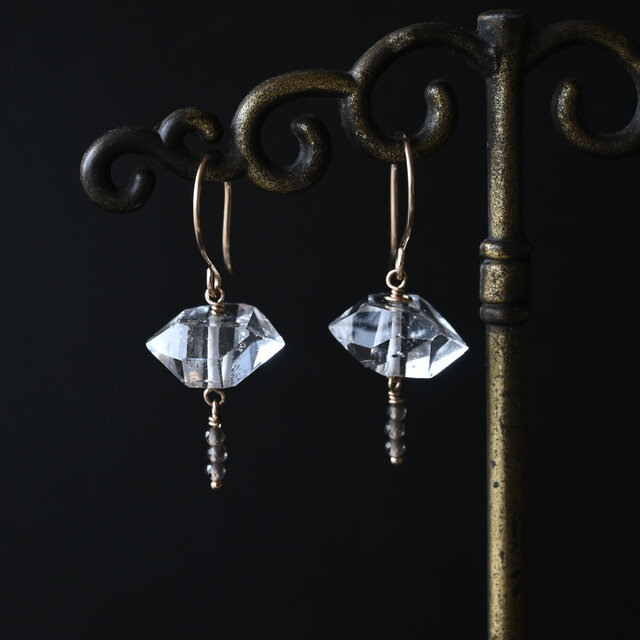 【★SALE】になりましたダブルポイントクリスタルのピアスS・イヤリング変更可