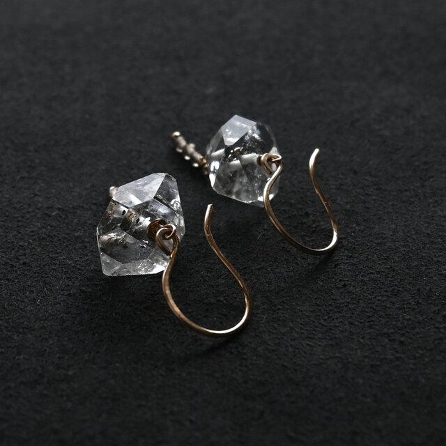 1点作品☆ ダブルポイントクリスタルピアス イヤリングに変更可能☺︎ ☆SALE】になりましたダブルポイントクリスタルのピアスS・イヤリング