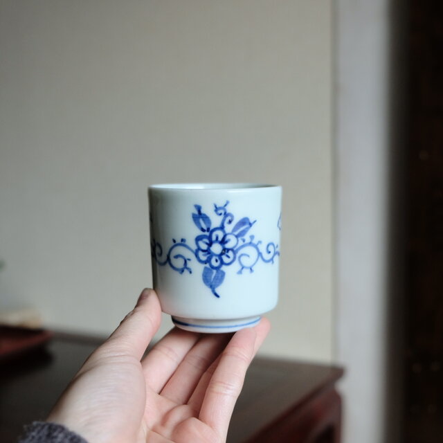 日々の暮らしのお供◇味のある絵付け。瀬戸焼 花鳥文染付湯呑み 骨董