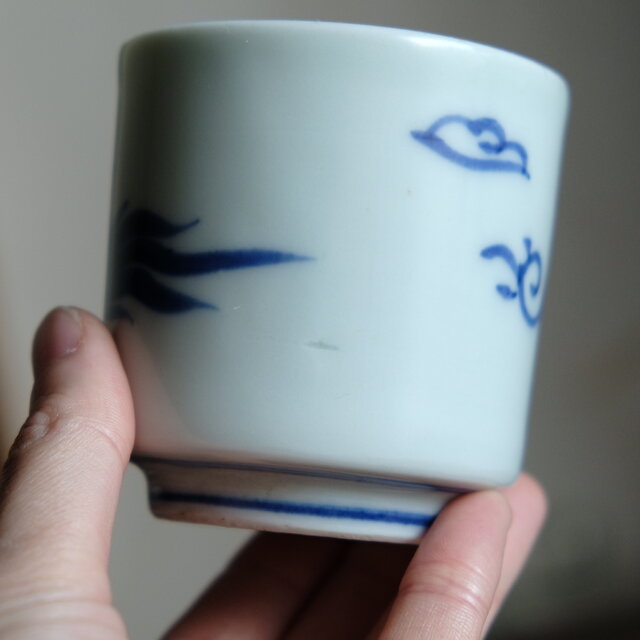 日々の暮らしのお供◇味のある絵付け。瀬戸焼 花鳥文染付湯呑み 骨董