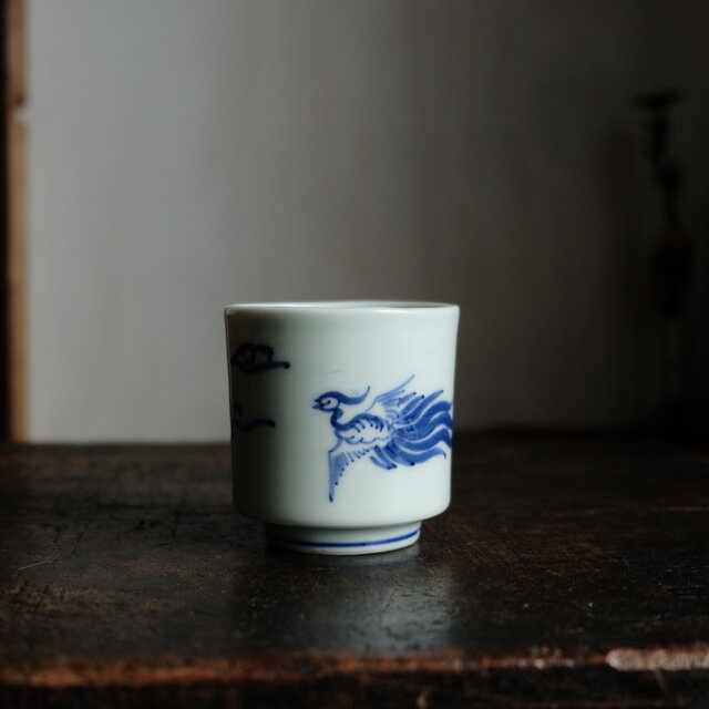 日々の暮らしのお供◆味のある絵付け。瀬戸焼　花鳥文染付湯呑み　骨董・antiques　古道具　明治~大正期 E