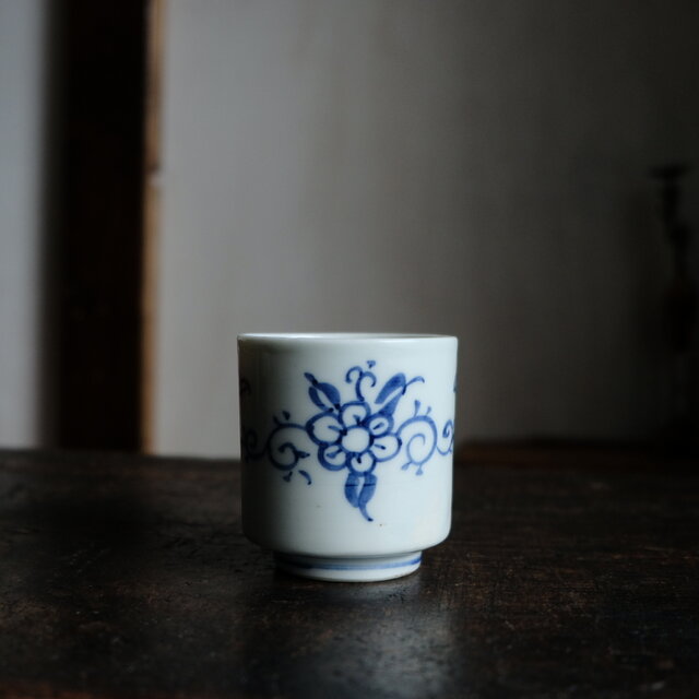 日々の暮らしのお供◇味のある絵付け。瀬戸焼 花鳥文染付湯呑み 骨董