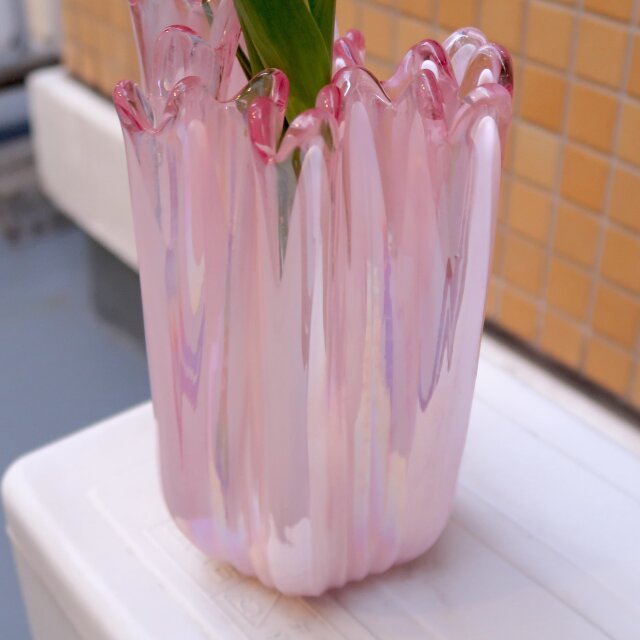 ピンクオーロラの花瓶 | iichi 日々の暮らしを心地よくする
