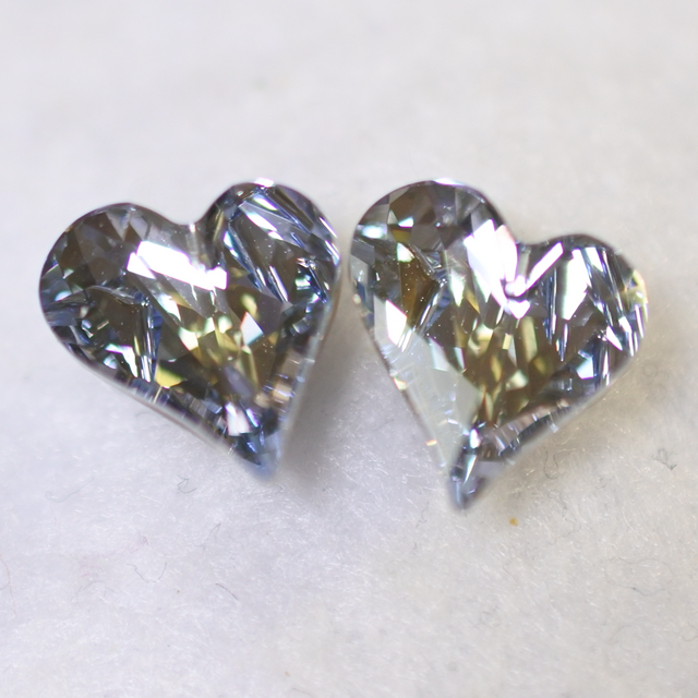 （数量限定）スワロフスキー・スウィートハートの一粒ピアス（ブルーシェイド・チタンポスト）のコピーのコピー