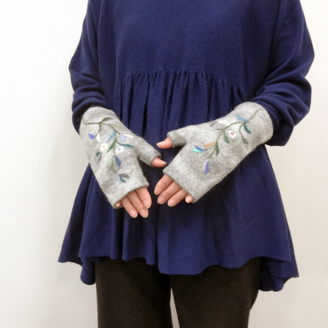 フェルトの手袋（花柄）