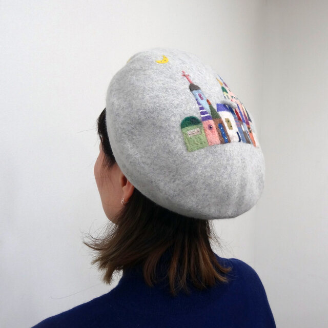 作家さま　ベレー帽　ハンドメイド　新品未使用 フェルトのベレー帽（夢の国の塔柄） | iichi 日々の暮らしを心地よく