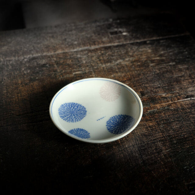 青とピンクの珊瑚◆伊万里　珊瑚文印判小皿　骨董・antiques 丁寧な暮らしに。古道具　明治〜大正