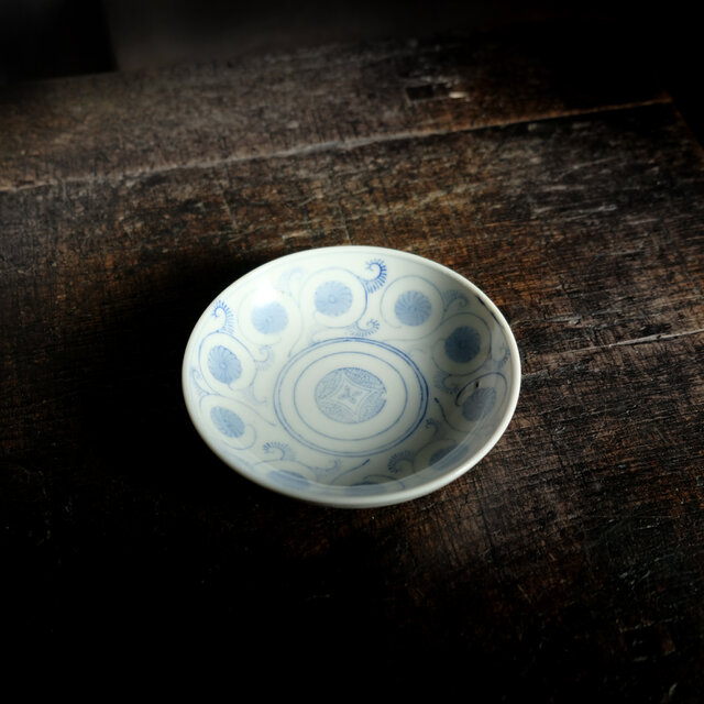 素敵な花唐草◆瀬戸焼　花唐草文印判小皿　骨董・antiques 丁寧な暮らしに。古道具　明治〜大正