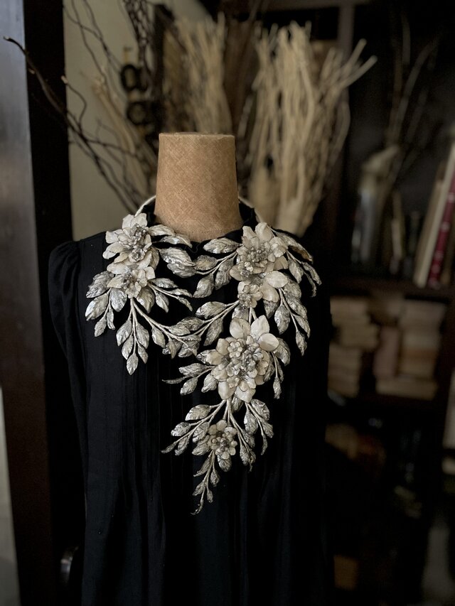 纏うネックレス