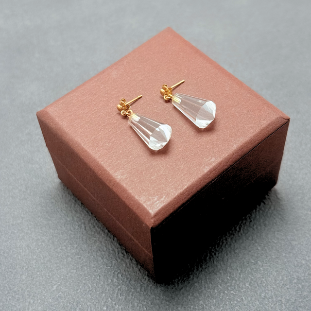 16mm 剣型 クォーツ/白水晶  K18 天然石ピアス - ツルギSS