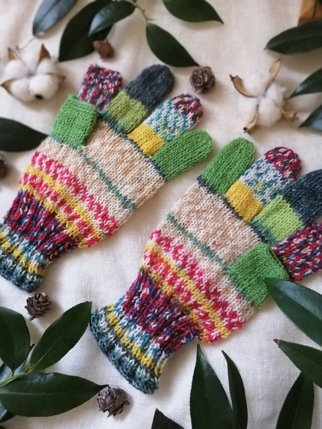 春色手袋〜オパール毛糸のスマホ対応５本指手袋