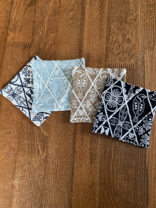 ミナペルホネンシンフォニー風コースター