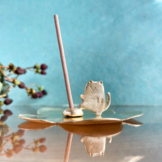 「小さなネコさん」お香立て 真鍮