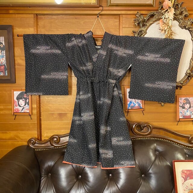 単衣着物リメイク  ワンピース／ドレス／洗える化繊 名古屋帯サッシュベルト 和洋折衷 藤鼠の夢 × 咲きこぼれる四季の花 KW-1257 和洋折衷 着物 リメイク ワンピース ドレス 洗える 化繊 名古屋帯