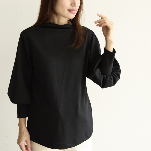 軽い着心地◎ゆとりボトルネック バルーン袖　長袖　ブラック　0689BK