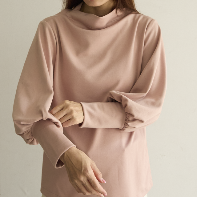 軽い着心地◎ゆとりボトルネック バルーン袖　長袖　ペールピンク　0689PK