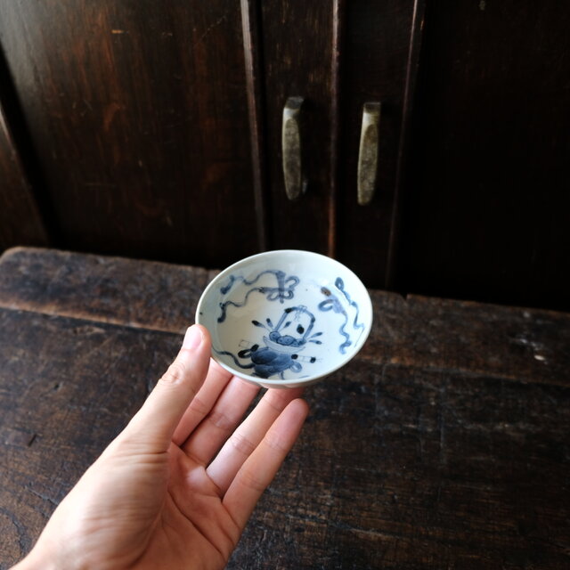 花籠が可愛い◇伊万里 籠文染付豆皿 骨董・antiques 小皿 暮らし