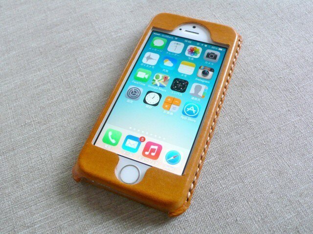 【受注制作】iPhoneケース《5/5S/SE専用》|キャメルの画像1枚目