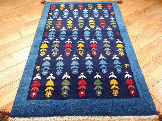 ペルシャ　ギャッベ 玄関　93×63 ベージュ　タイル　花 ペルシャ ギャッベ 玄関 93×63 ベージュ タイル 花 - メルカリ