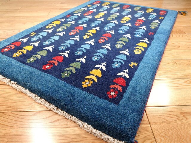 ペルシャ　ギャッベ 玄関　93×63 ベージュ　タイル　花 ペルシャ ギャッベ 玄関 93×63 ベージュ タイル 花 - メルカリ