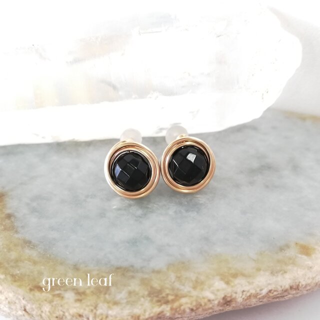 14kgf＊64面カット＊オニキスの一粒ピアス