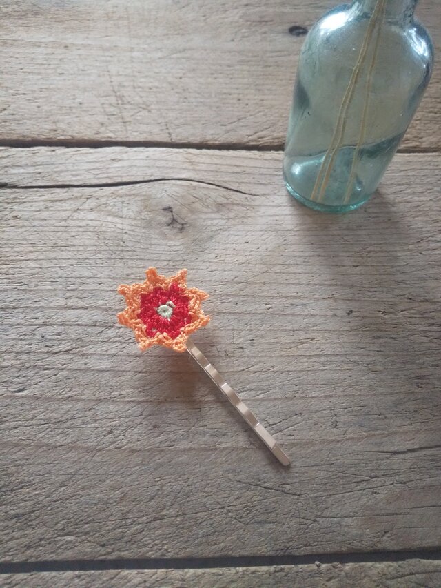 カラフルなスターヘアピン