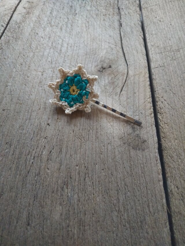 カラフルなスターヘアピン