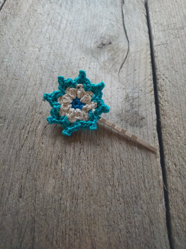 カラフルなスターヘアピン