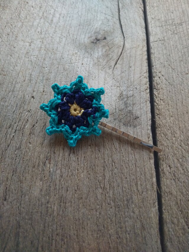 カラフルなスターヘアピン