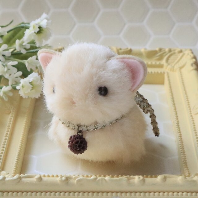 ちいさなぬいぐるみ　猫すわりポーズ*ベージュ