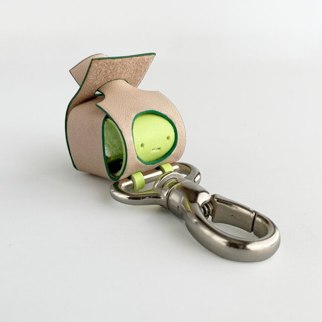 なんか頑張りたくなる革のバッグチャーム【hanger / はんがー