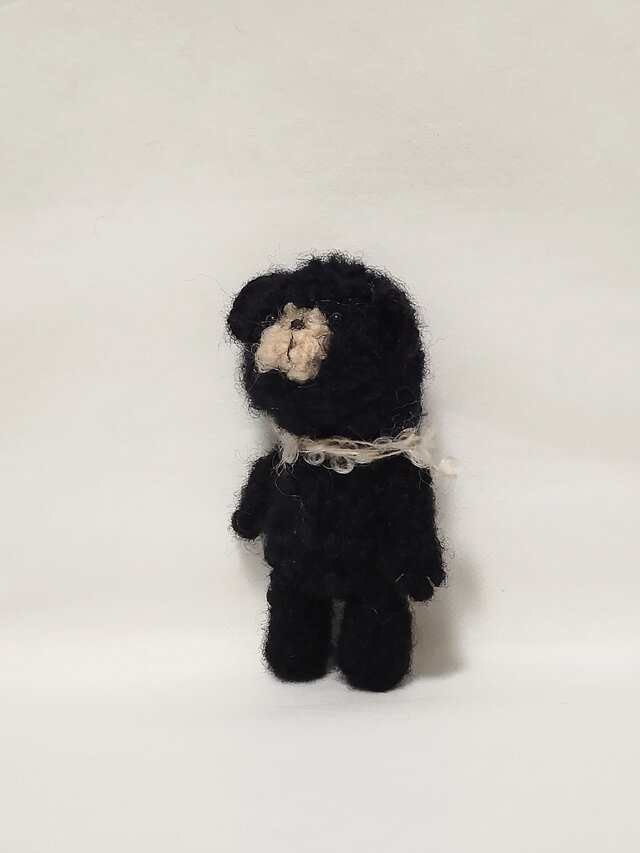 愛嬌たっぷり黒くまさん (あみぐるみ) | iichi 日々の暮らしを心地よく