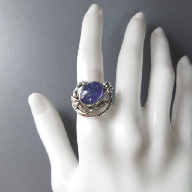 【作家モノ】タンザナイトのシルバーリング 作家モノ】タンザナイトのシルバーリング 作家モノ