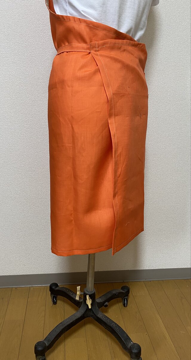 可愛いいオレンジ❣️リップル、サッカー生地❣️手作りエプロン　　リボンポケット 可愛いいオレンジ❣️リップル、サッカー生地❣️手作りエプロン