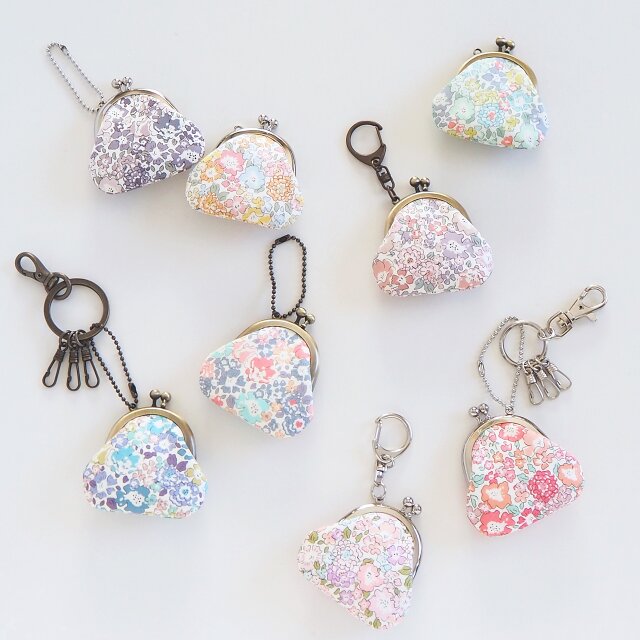 リバティ ハンドメイド がま口キーホルダー567 □リバティープリントのミニがま口キーホルダー / ミシェル□ chloe
