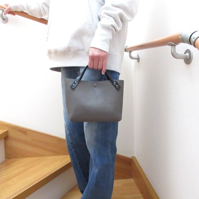 ショート丈♪《牛革》底マチワイド・一枚革のミニトート・グレー・0615