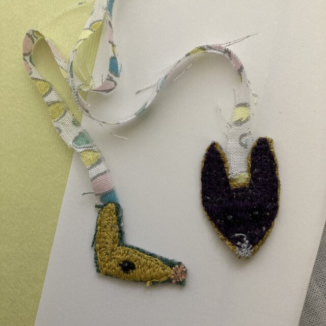 ハンドメイド◇ミナペルホネン しおり repoキツネ | iichi 日々