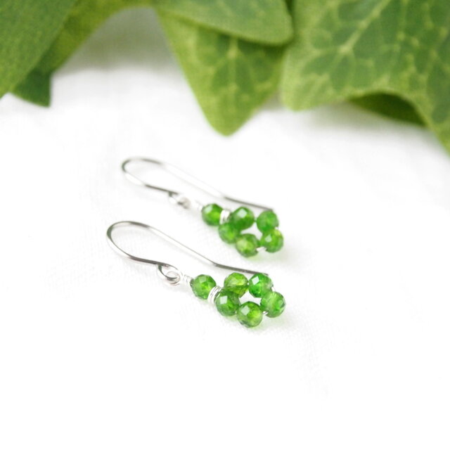 Drop Circle Pierce（クロムダイオプサイド）