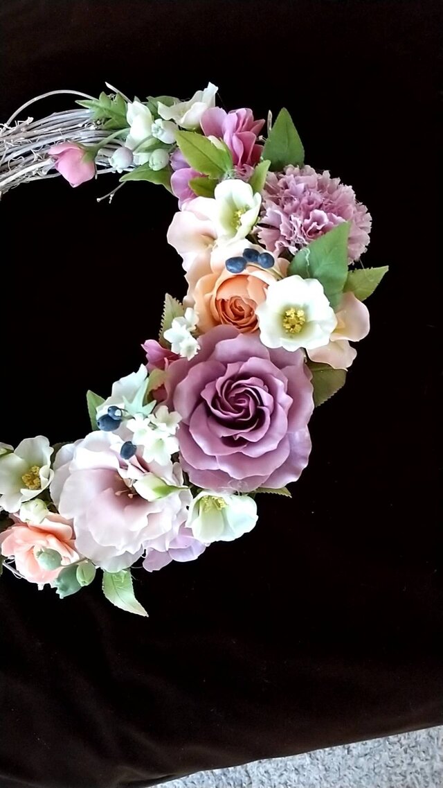 【ひろりん】クレイフラワー♡リース♡ハンドメイド Sold☆クレイフラワー作品（チャーミングなリース）☆ | iichi 日々の